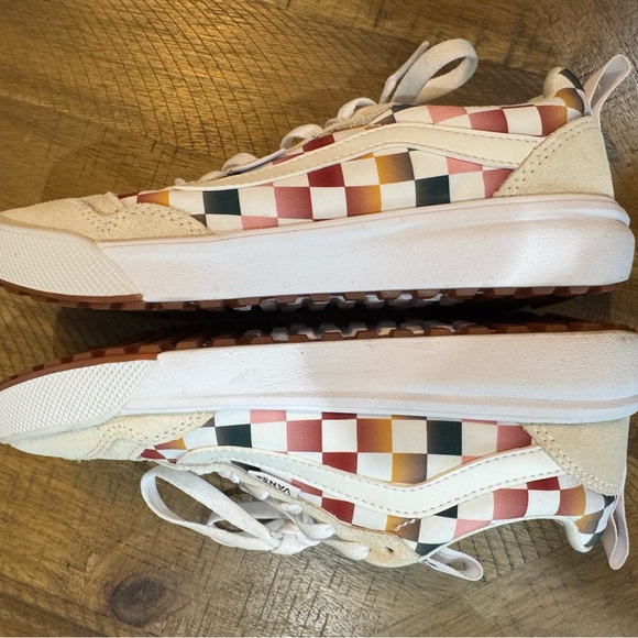 Vans Ultra Range EXO Lightweight Cream and Multicolor Checkered Sneakers - Picture 9 of 10